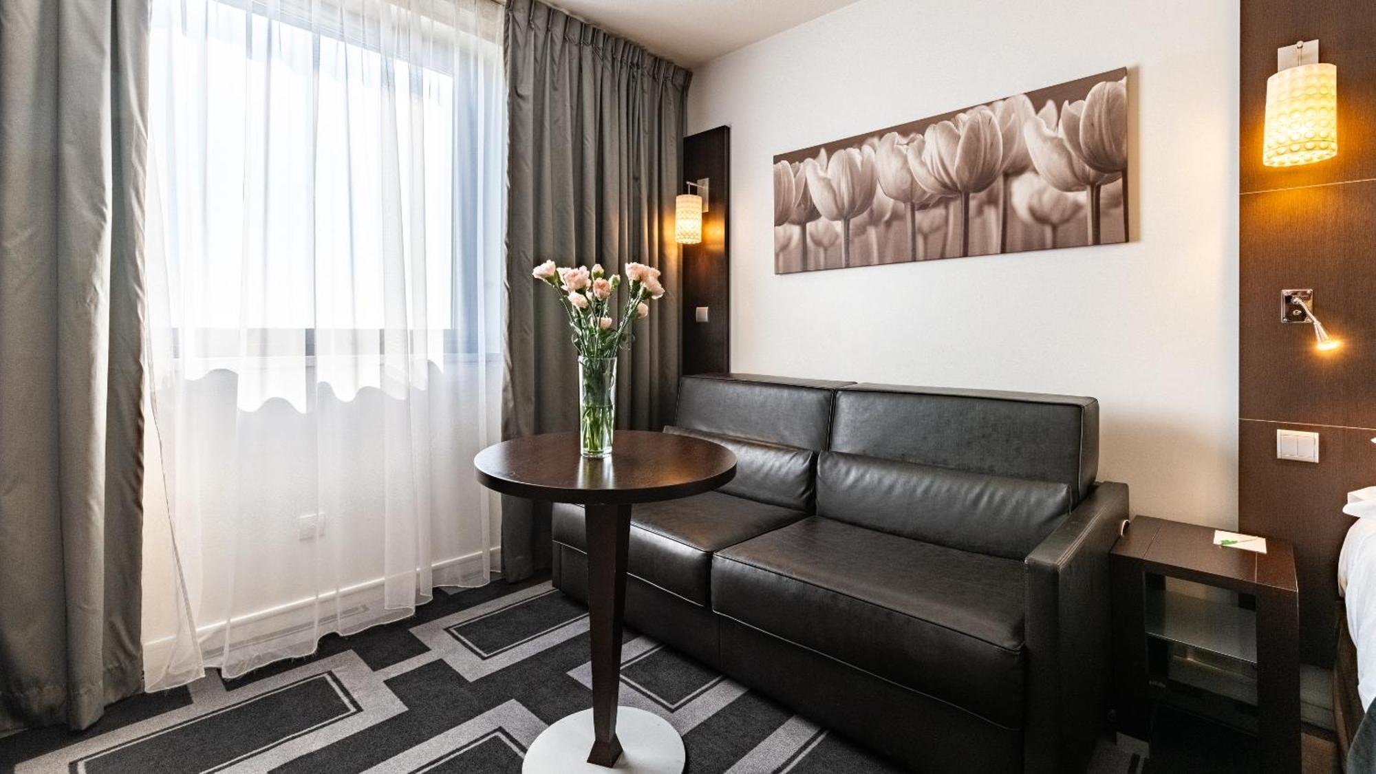 Holiday Inn Dijon Toison D'Or By Ihg Exterior foto